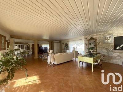 Maison - 240 m² - 5 pièces