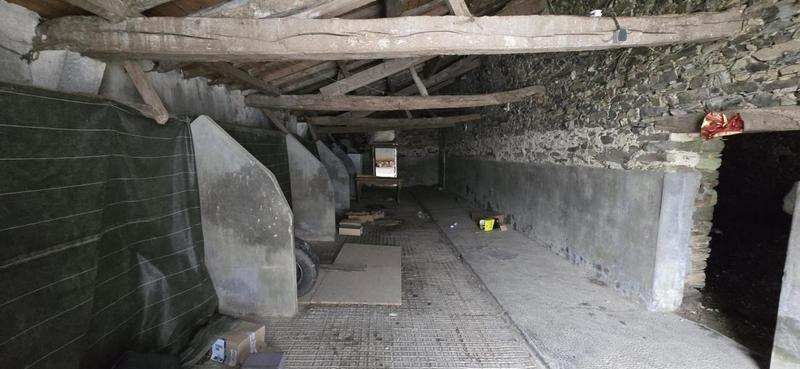 Grange - 300 m² - 4 pièces