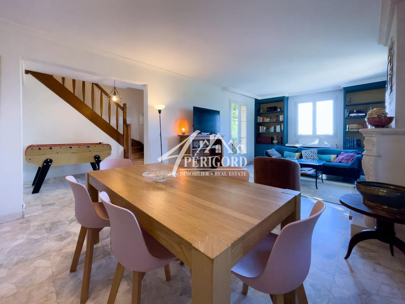 Maison traditionnelle - 190 m² - 9 pièces