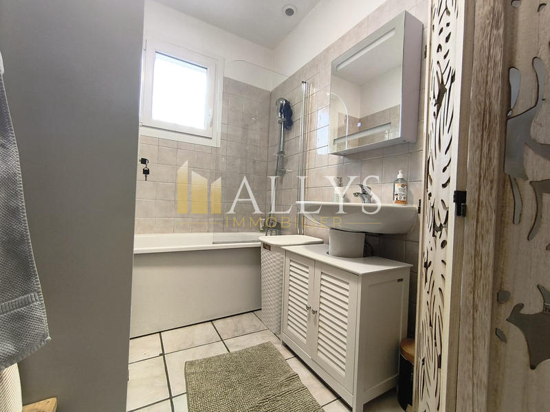 Maison - 74 m² - 4 pièces