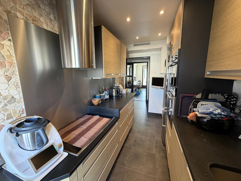 Appartement - 81 m² - 3 pièces