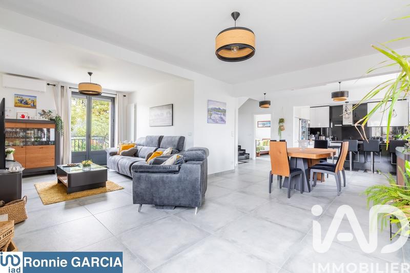 Maison - 185 m² - 6 pièces