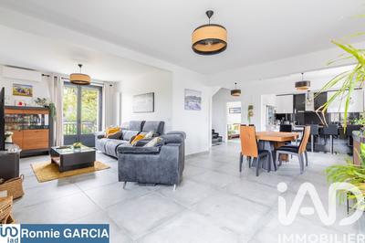 Maison - 185 m² - 6 pièces