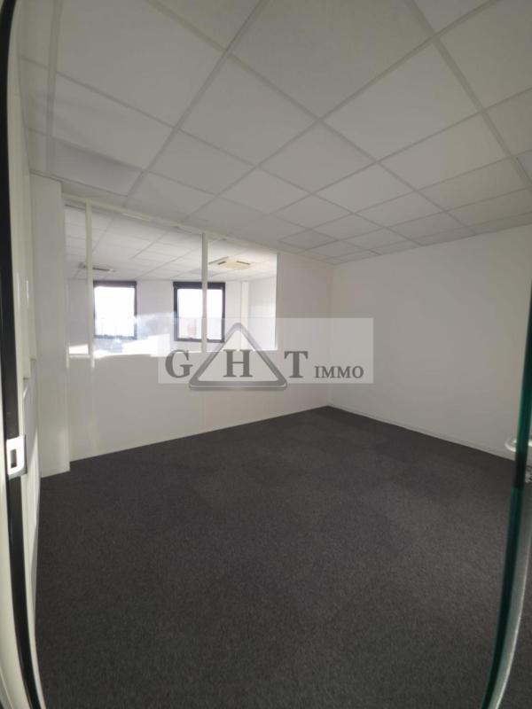 Bureau - 83 m²