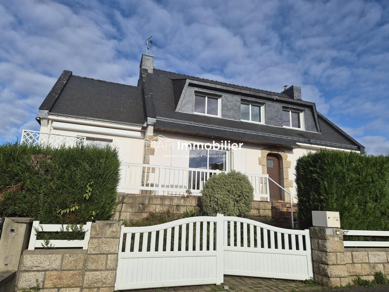 Maison - 160 m² - 8 pièces