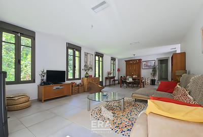 Maison - 142 m² - 5 pièces