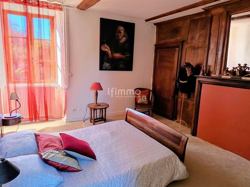 Propriété - 312 m² - 11 pièces