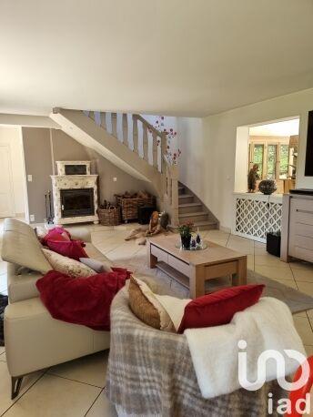 Maison - 270 m² - 9 pièces