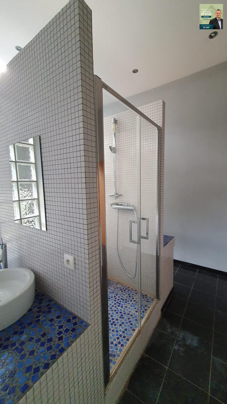 Maison - 256 m² - 8 pièces