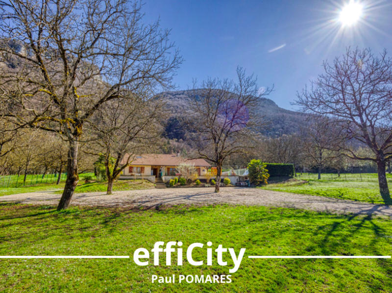 Maison - 208 m² - 5 pièces