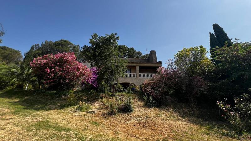 Maison - 427 m² - 11 pièces