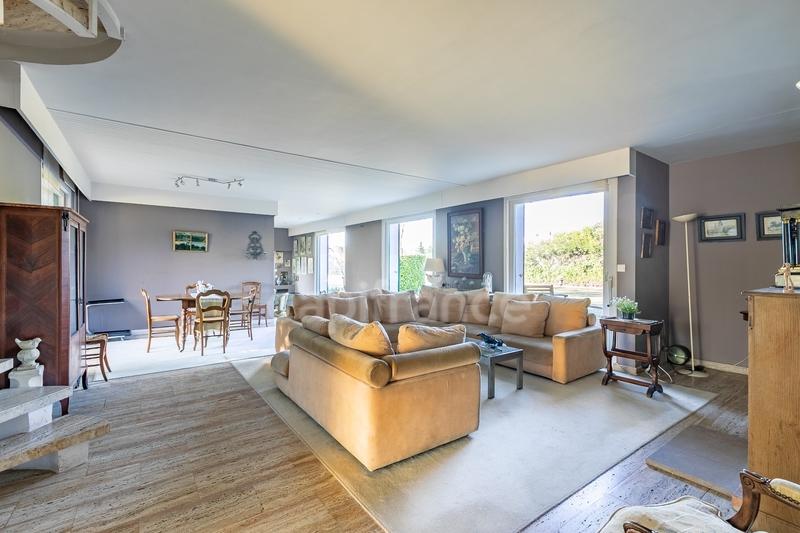 Maison d'architecte - 320 m² - 9 pièces