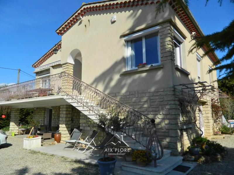 Maison - 180 m² - 4 pièces
