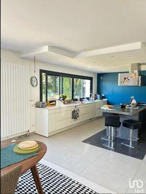 Maison - 224 m² - 6 pièces