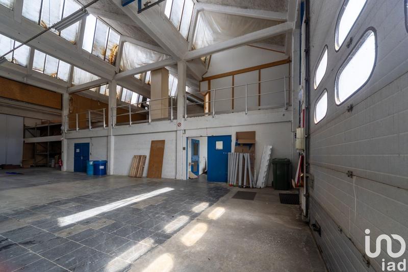 Local commercial - 1 200 m²