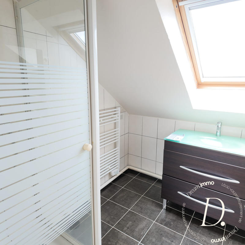 Maison traditionnelle - 109 m² - 6 pièces