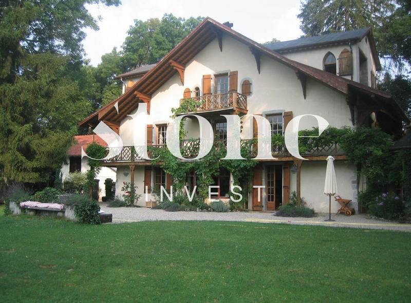 Maison - 409 m² - 12 pièces