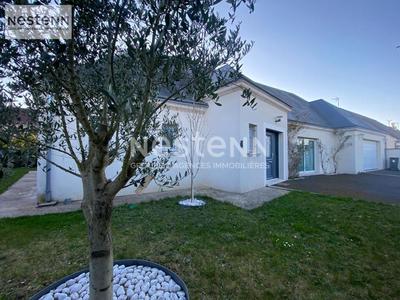 Maison - 235 m² - 7 pièces