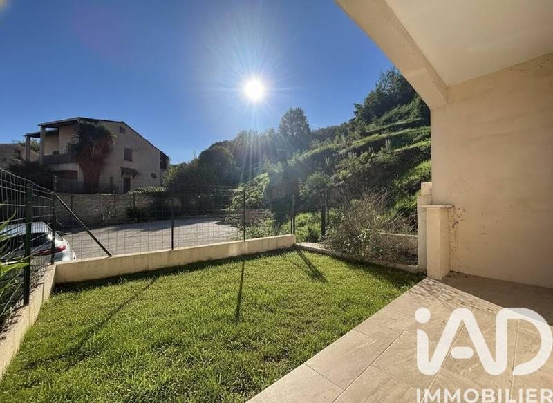 Appartement - 100 m² - 3 pièces