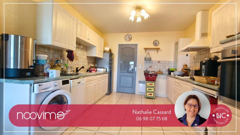 Maison - 233 m² - 8 pièces