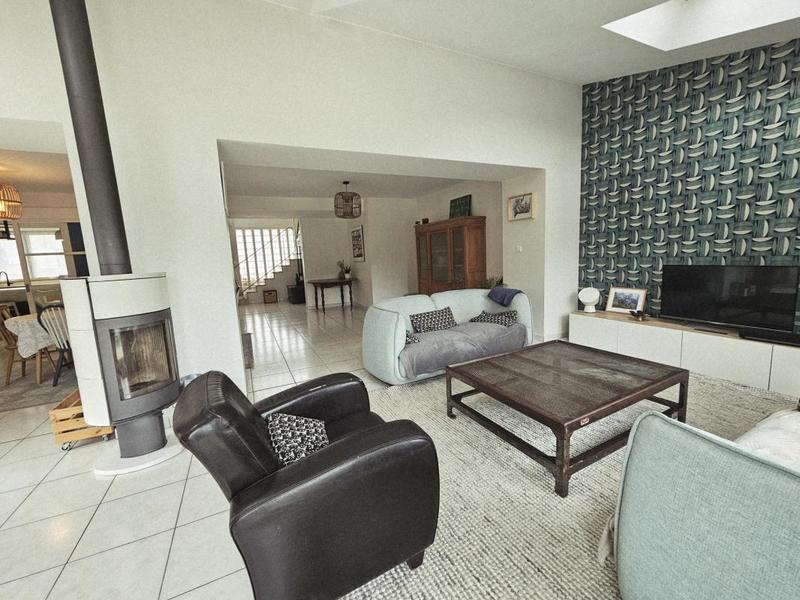 Maison - 204 m² - 9 pièces