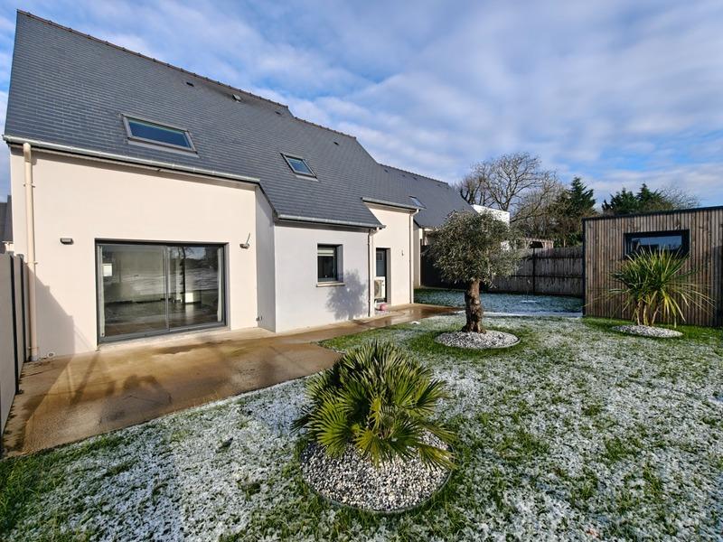 Maison - 96 m² - 5 pièces