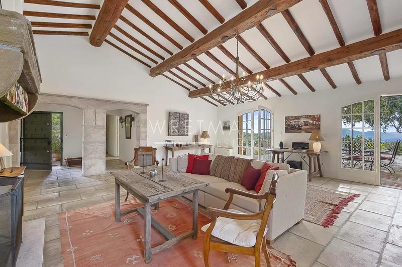 Villa - 210 m² - 6 pièces