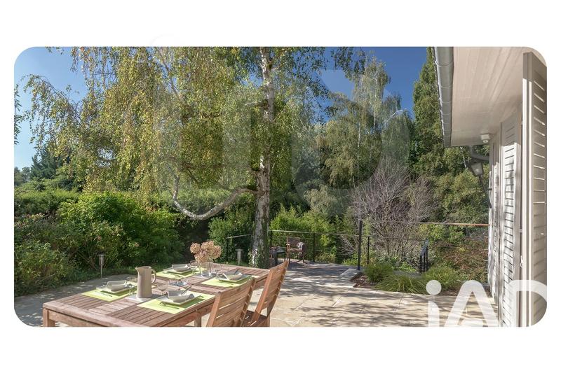 Maison - 225 m² - 8 pièces