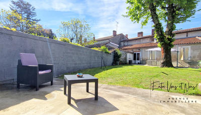 Maison - 243 m² - 7 pièces