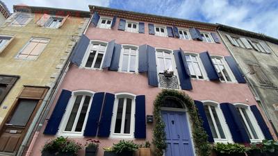 Maison - 392 m² - 12 pièces