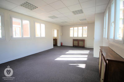 Bureau - 70 m² - 4 pièces