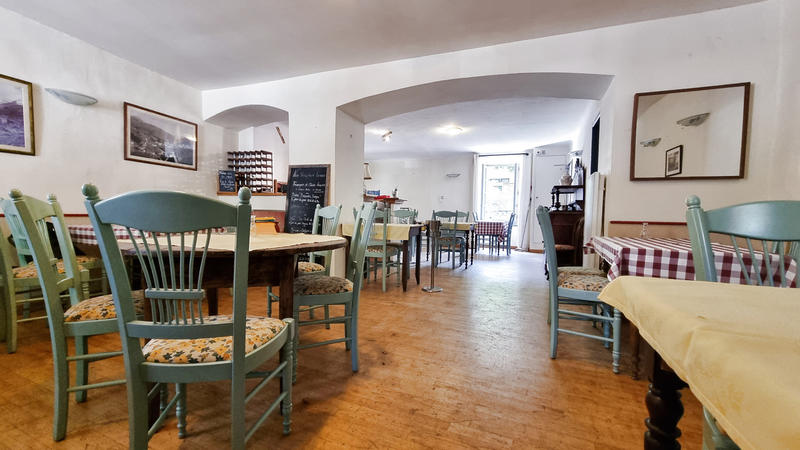 Maison - 324 m² - 12 pièces