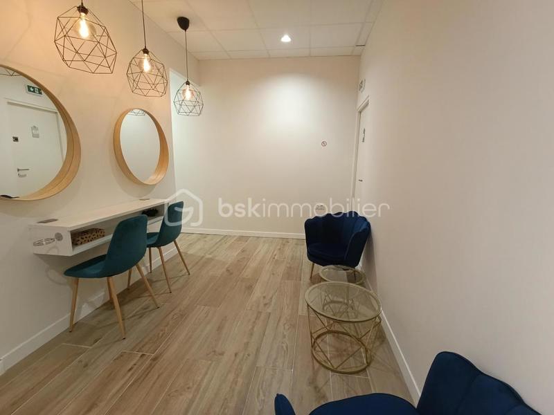 Local commercial - 226 m² - 10 pièces