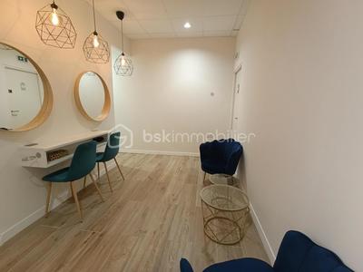 Local commercial - 226 m² - 10 pièces