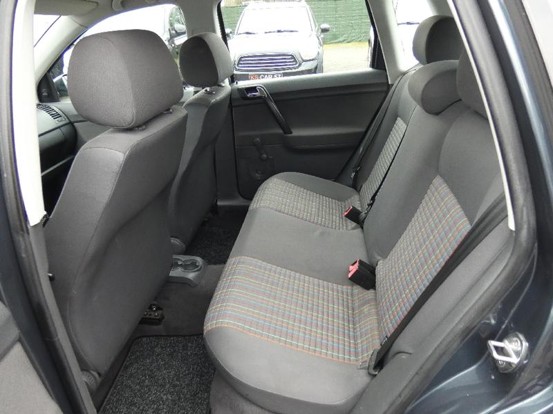 Volkswagen Polo 1.4 16s 75 Confort