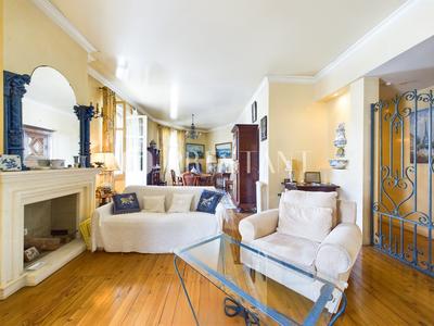 Appartement - 143 m² - 5 pièces