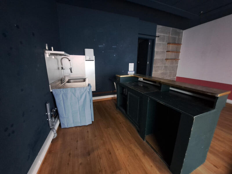 Local commercial - 2 pièces