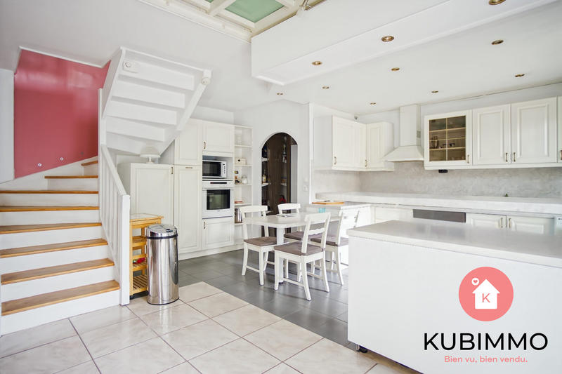 Appartement - 104 m² - 5 pièces