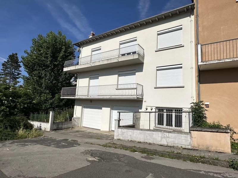 Maison - 181 m² - 9 pièces