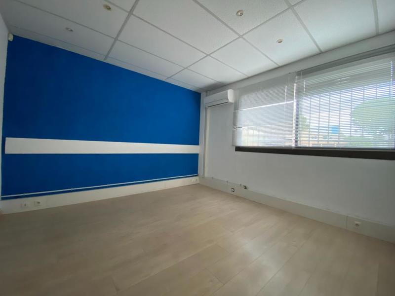 Local commercial - 222 m² - 7 pièces