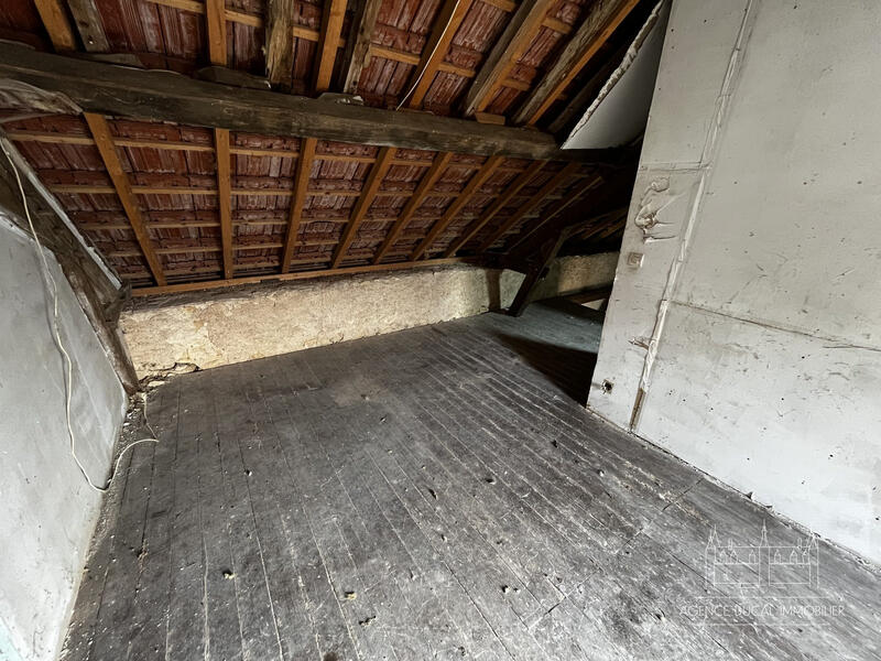 Maison - 160 m² - 2 pièces