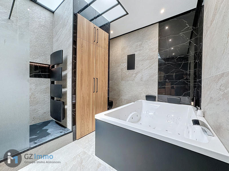 Appartement - 150 m² - 5 pièces