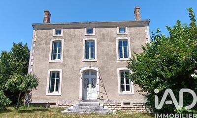 Maison - 220 m² - 6 pièces