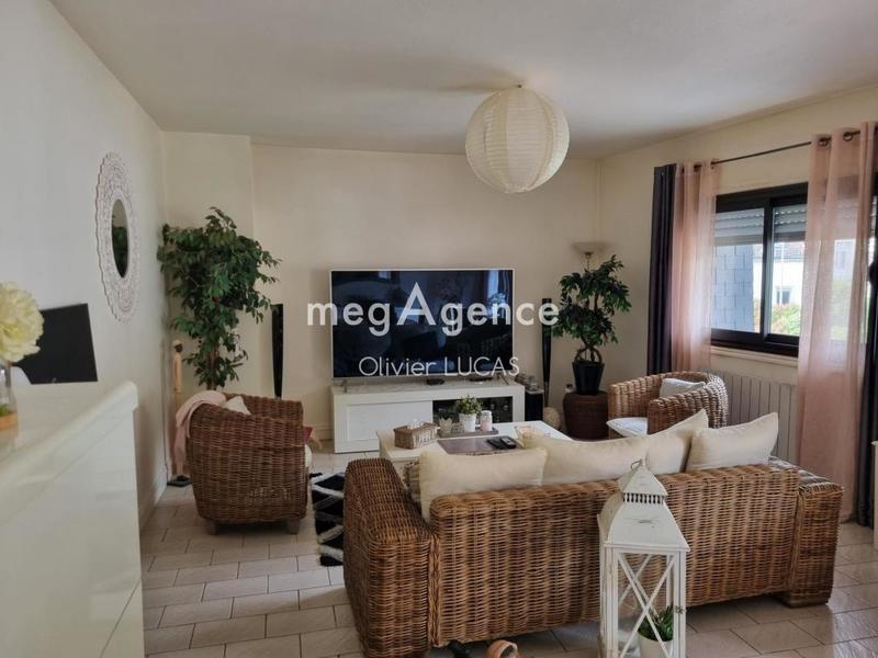 Appartement - 90 m² - 3 pièces