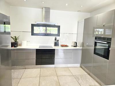 Maison - 187 m² - 7 pièces