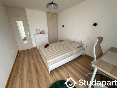 Chambre - 12 m² - 1 pièce