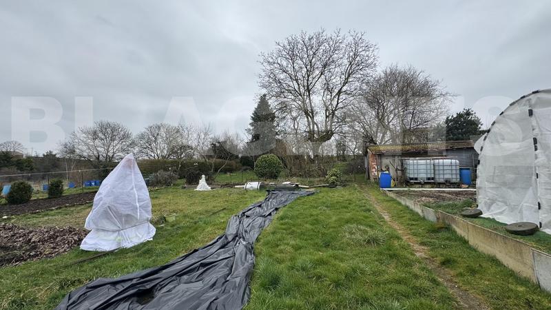 Maison - 213 m² - 8 pièces