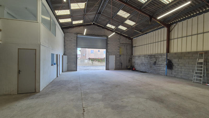 Local d'activités - 375 m²