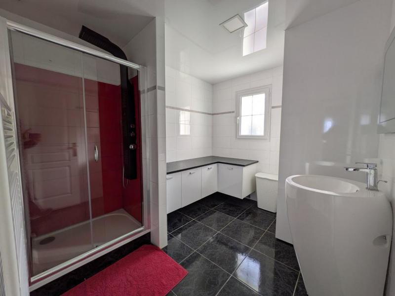 Maison - 102 m² - 4 pièces