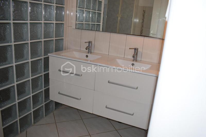 Maison traditionnelle - 110 m² - 5 pièces